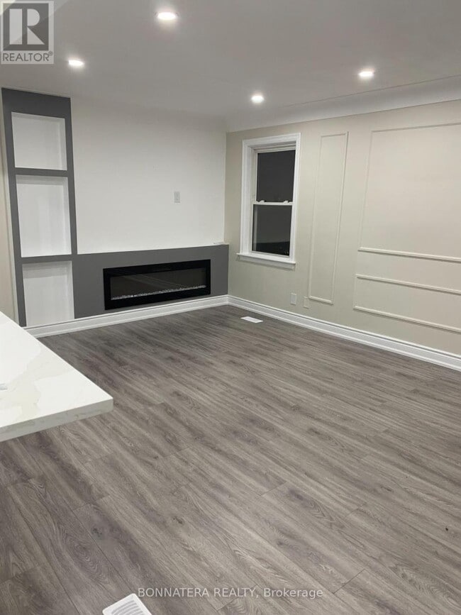 Photo du bâtiment - 283 E 12th St