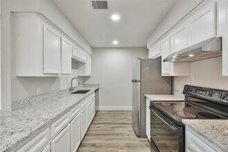 Building Photo - 12523 Drifting Winds Dr