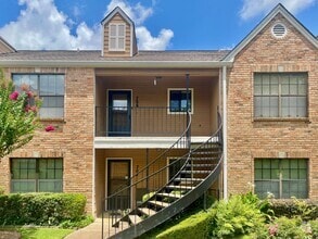 Building Photo - 400 W South Town Dr