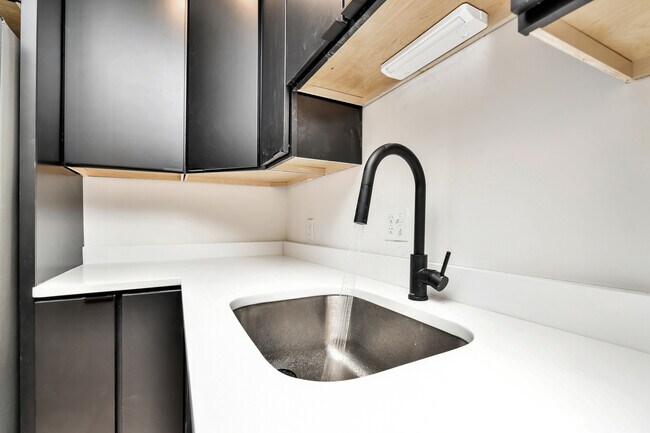 Foto del edificio - 95 Milton Ave
