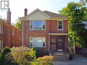 Building Photo - 19 Warwick Ave
