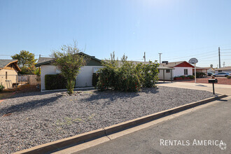 Building Photo - 443 N Cholla