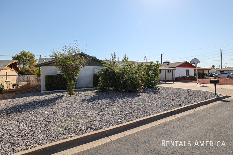 Primary Photo - 443 N Cholla