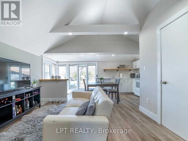 Photo du bâtiment - 72 Farley Cir