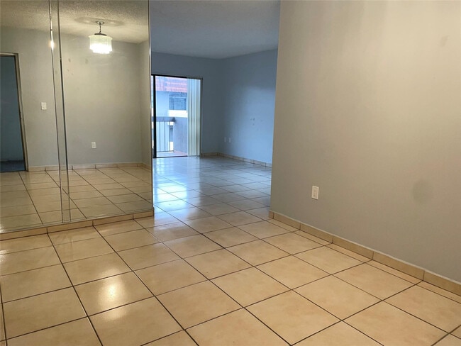 Foto del edificio - 1101 SW 122nd Ave