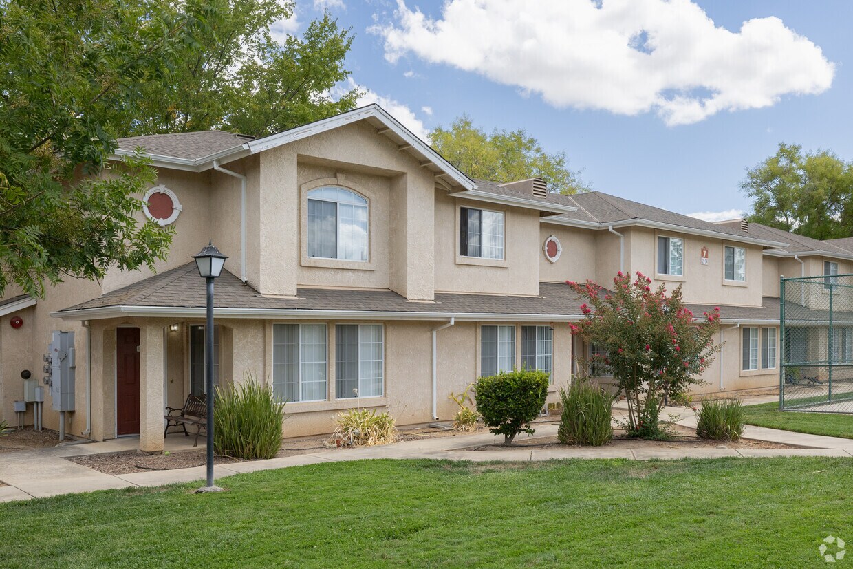 Primary Photo - Hudson Bay Apartments