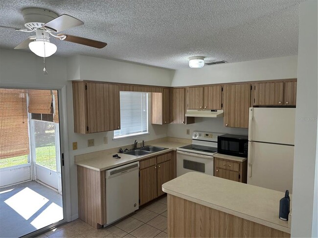 Building Photo - 11143 SW 78th Ave