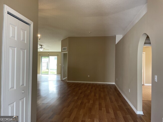 Building Photo - 258 Pine Bluff Dr