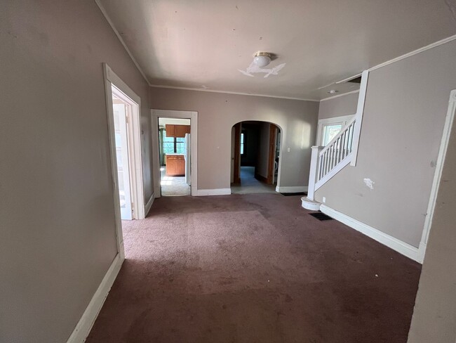 Building Photo - 3 Bedroom, 1 Bath House