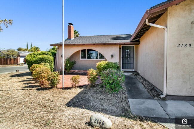 Foto del edificio - 2180 Sandpiper Dr