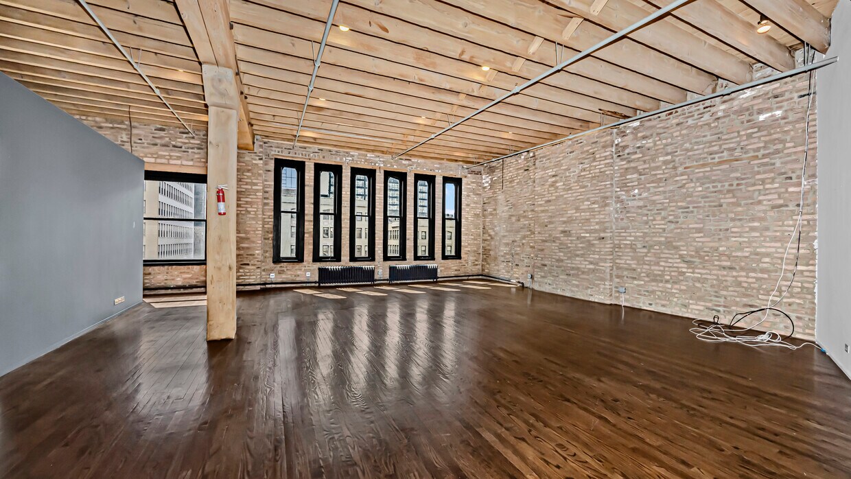 Foto principal - 711 S Dearborn St