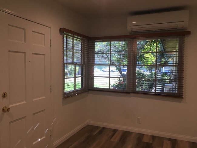 Foto del edificio - 1145 N Verdugo Rd