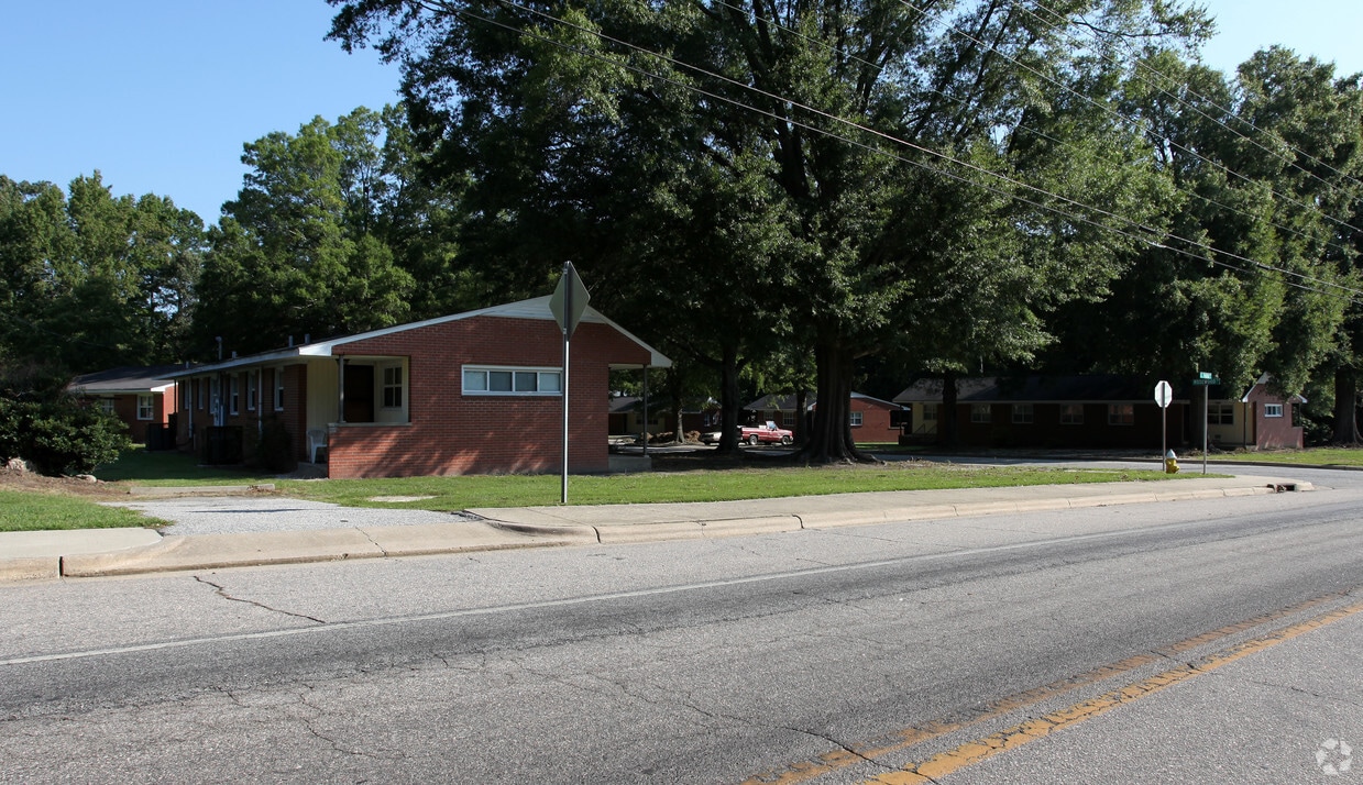 Building Photo - 2-11 Rosewood Ct