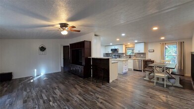 Building Photo - 21150 Arnsworth