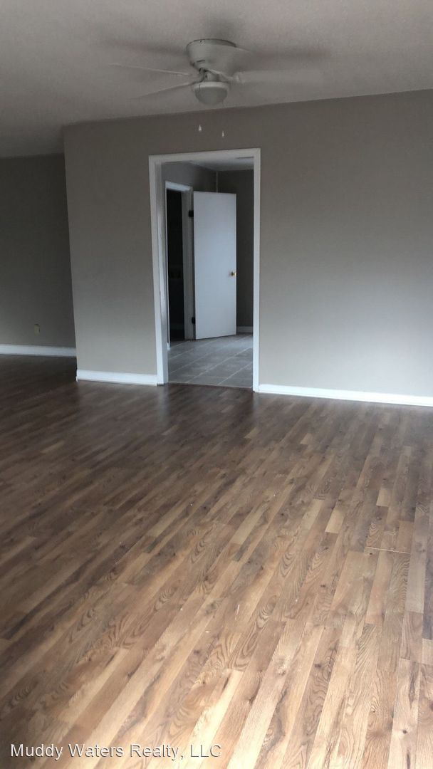 Foto del edificio - 3 br, 1 bath House - 5104 Crestwood Cv