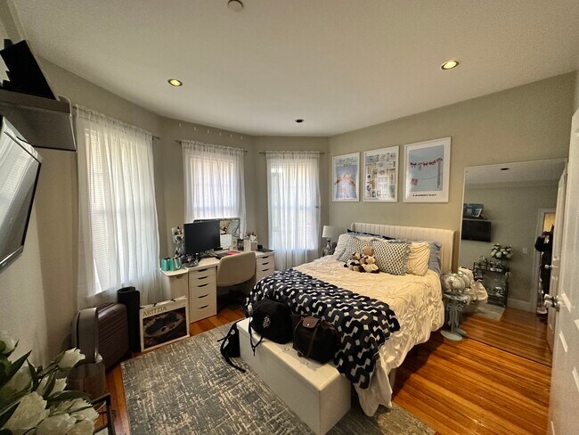 Foto del edificio - 148 Hillside St