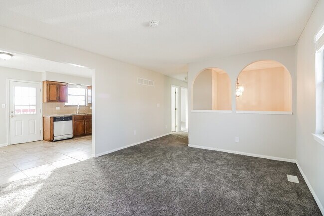 Foto del edificio - 101 E Pacific Dr