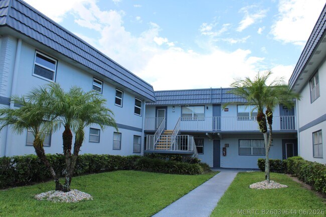 Foto del edificio - 520 Brittany K