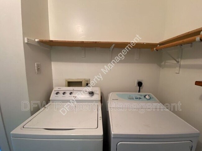 Foto del edificio - 500 E Denton Dr