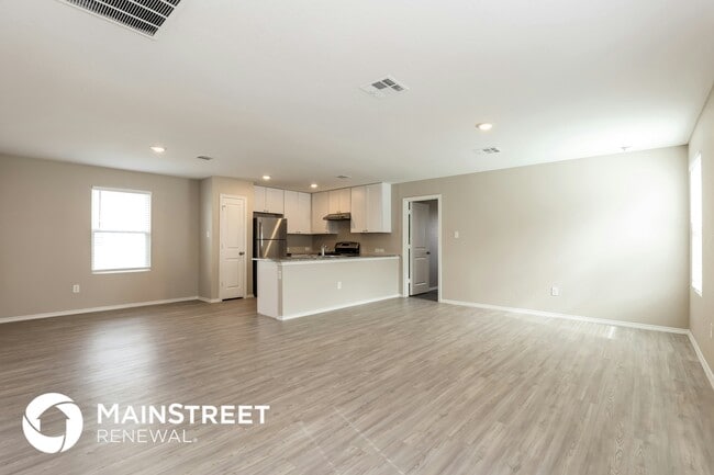 Building Photo - 7246 Meadow Acrs