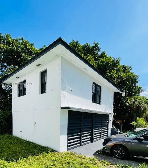 Primary Photo - 229 NE 56th St