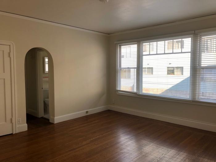 Foto principal - bedroom in Oakland CA 94610