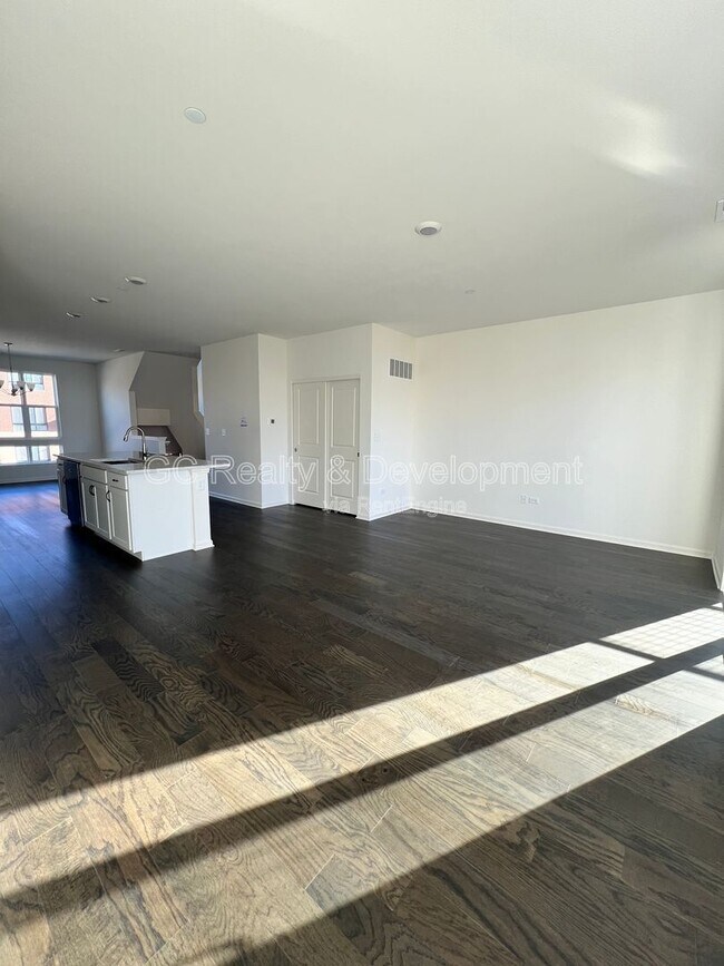 Foto del edificio - 1265 Lakepointe Dr