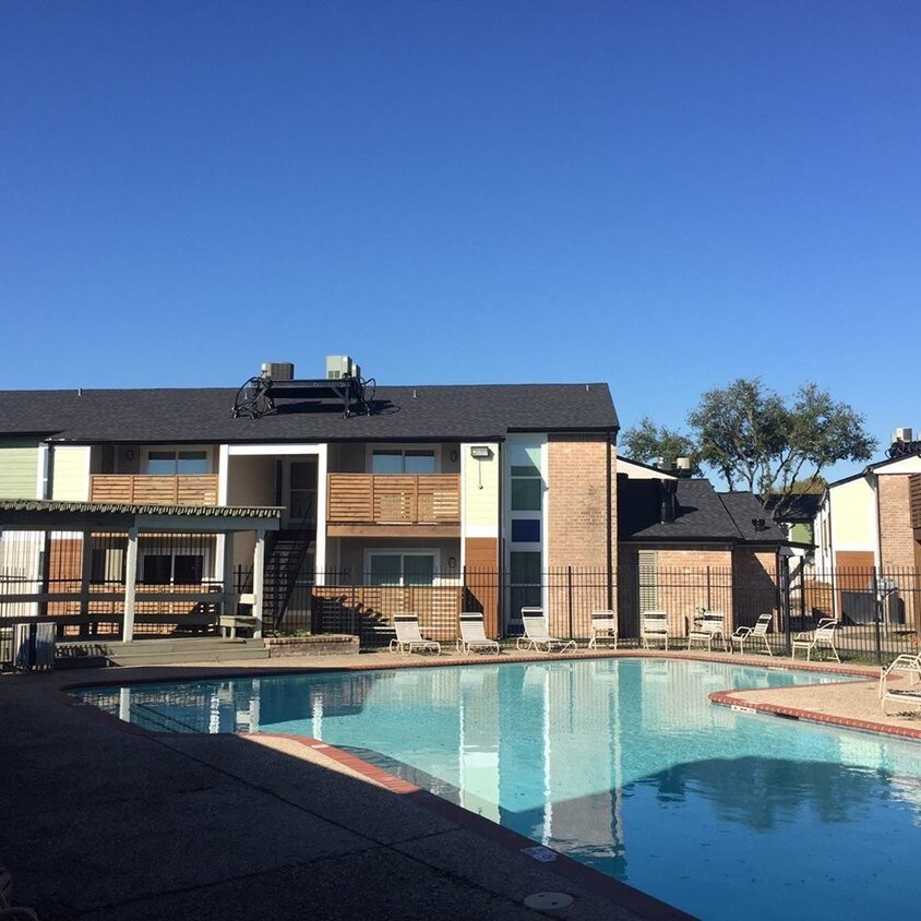 Pool Area - 125 W Dyna Dr