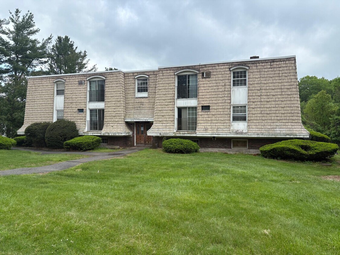 Foto principal - 1214 Middle Tpke W