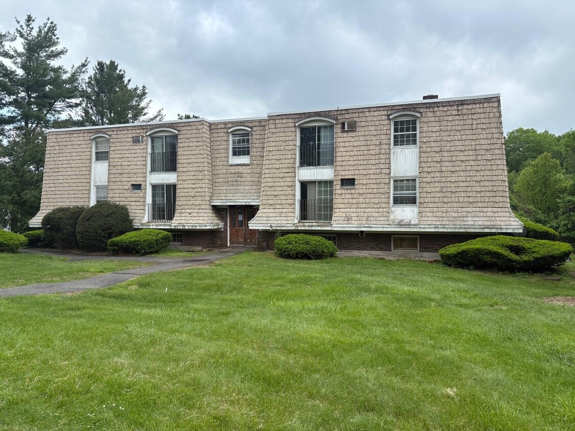 Primary Photo - 1214 Middle Tpke W