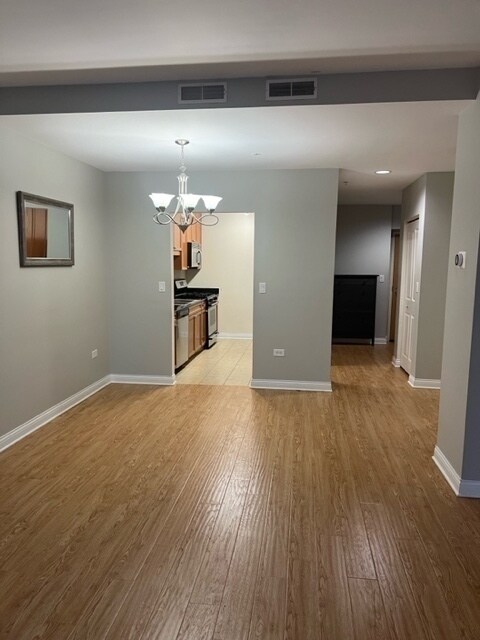 Foto del edificio - 1650 Riverwoods Dr