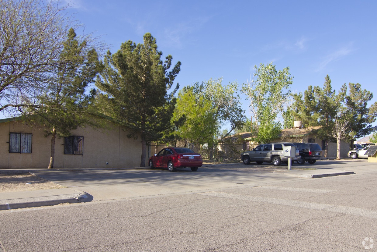 Building Photo - Fairview Apartments