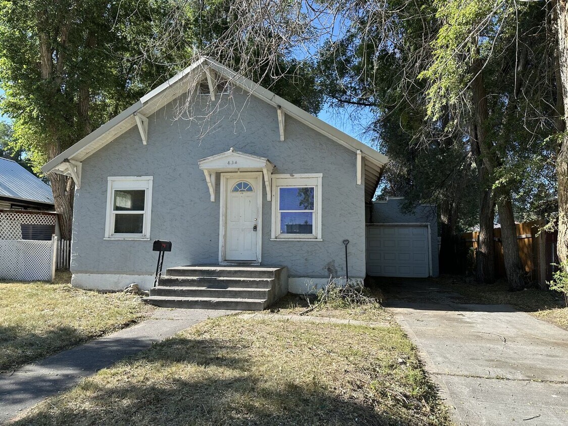 Primary Photo - 3 Bed, 1 Bath Single Family Home w/ 1-Car ...