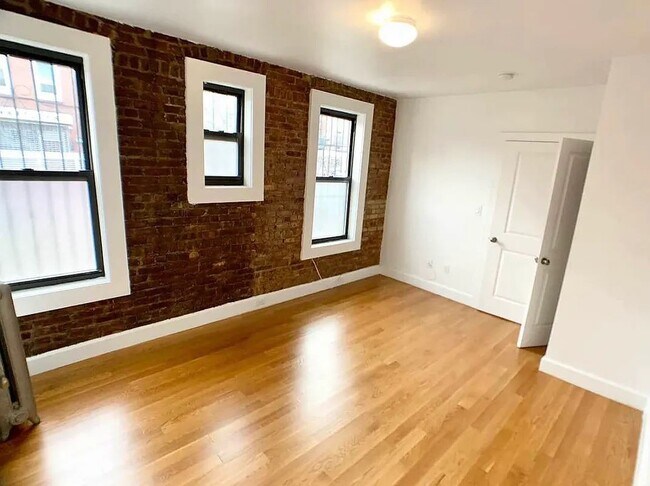 Building Photo - 435 Grand Avenue