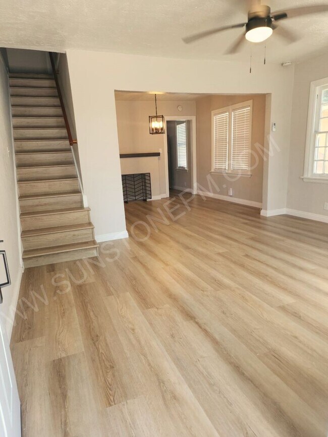 Foto del edificio - 2 bedroom, 1 bathroom
