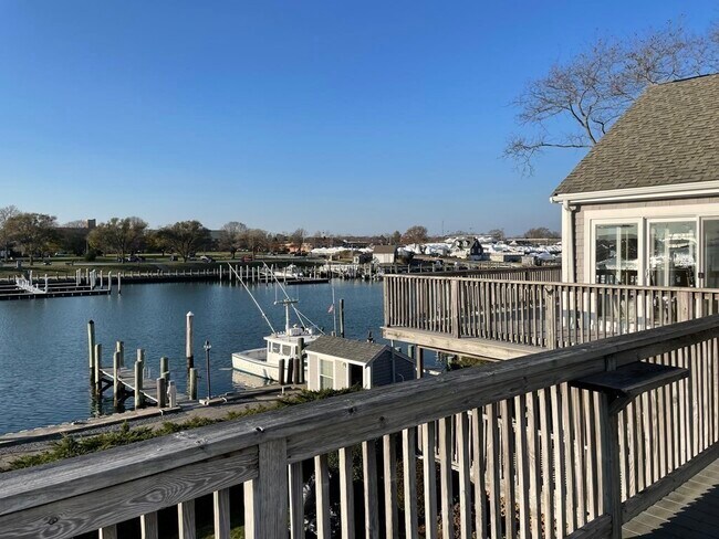 Foto del edificio - 113 Falmouth Heights Rd