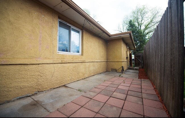 Photo - 2755 S Delaware St House