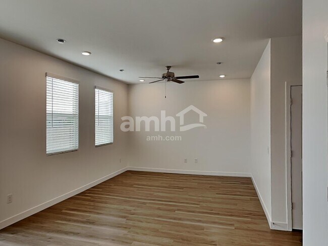 Foto del edificio - 9543 E Friedel Dr