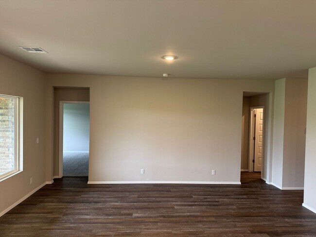 Building Photo - Brand New 4 Bedroom in Bixby