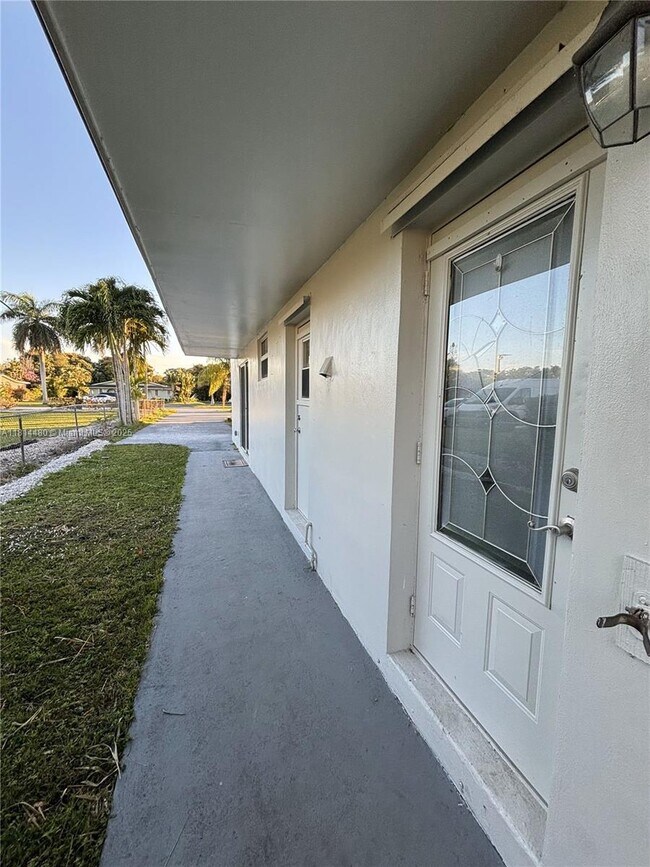 Building Photo - 4071 SW 51st St