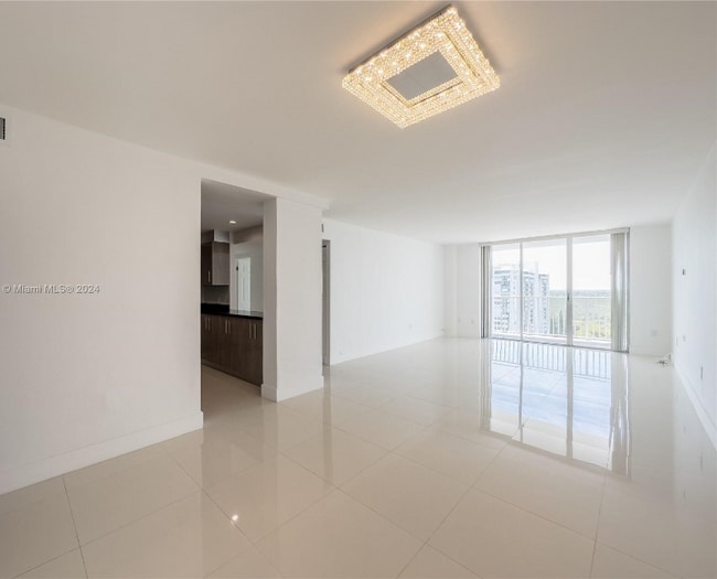 Foto del edificio - 2851 NE 183rd St