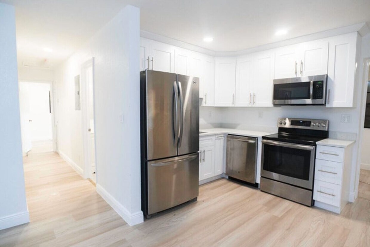 Foto principal - 3320 NW 14th St