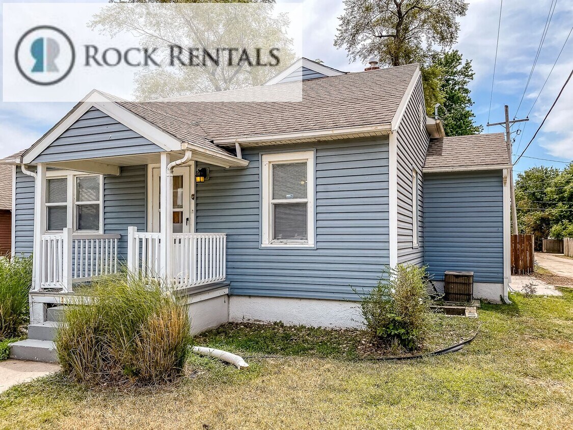 Foto principal - 4 Bed 2 Bath with Bonus Room