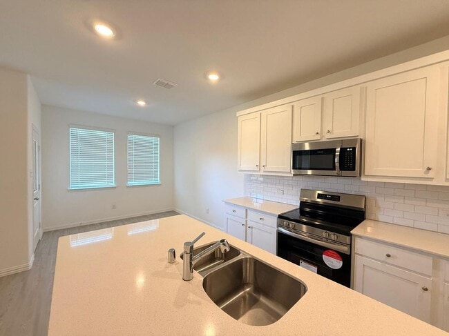 Building Photo - 4924 High Timbers Wy