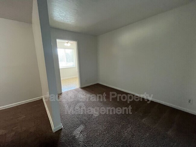 Building Photo - 675 Tiger Ave