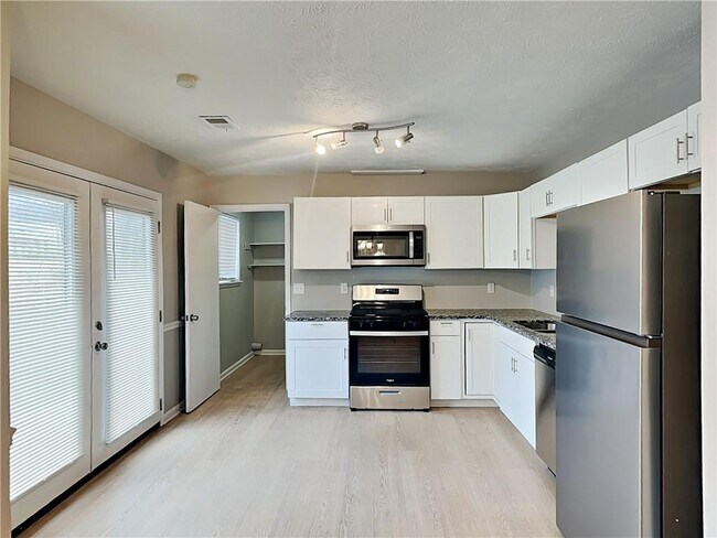 Foto del edificio - 8321 Beechwood Ct