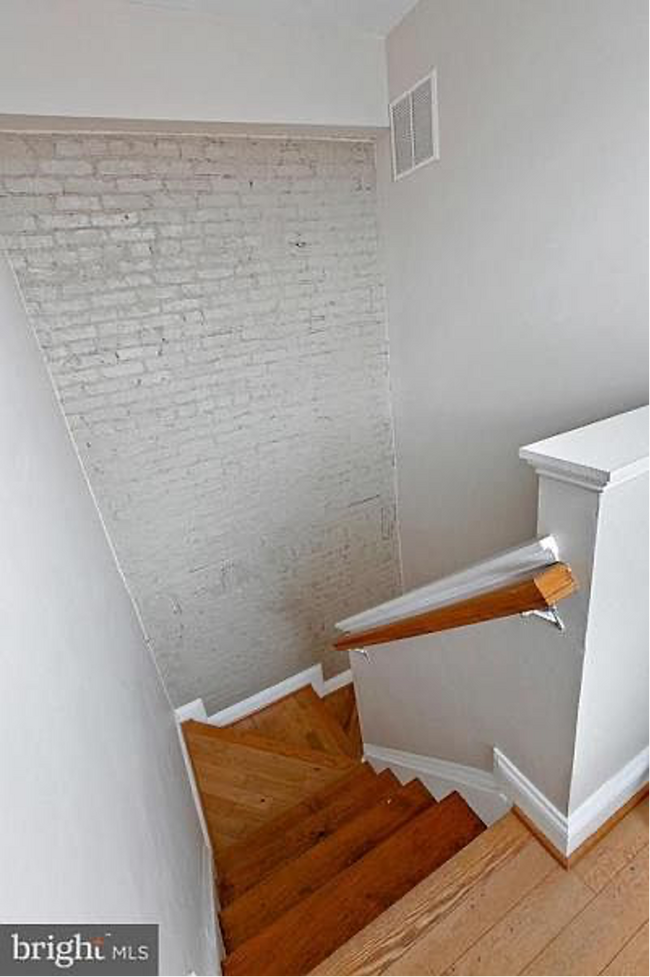 Building Photo - 27 N Glover St