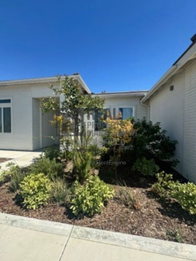 Foto del edificio - 823 Brookline Ln