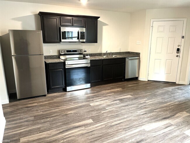 Building Photo - 3 br, 2 bath Duplex - 306 South 23rd Street 1