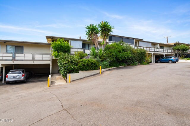 Foto del edificio - 2707 Montrose Ave